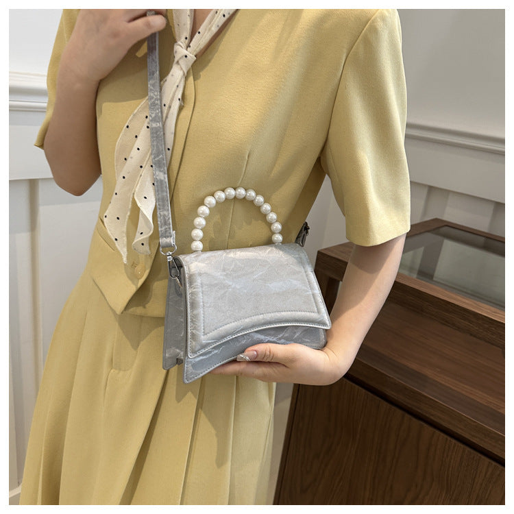 Trendy and Sophisticated Niche Handbags for Women, Popular in 2025 Summer, New Pearl Design Small Tote and Crossbody Bag